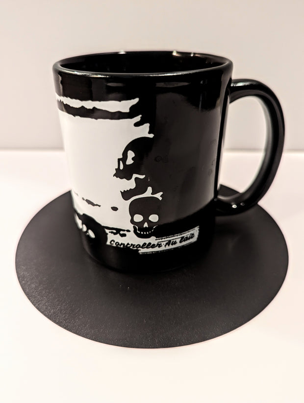 Taza brillante con calavera de Manny