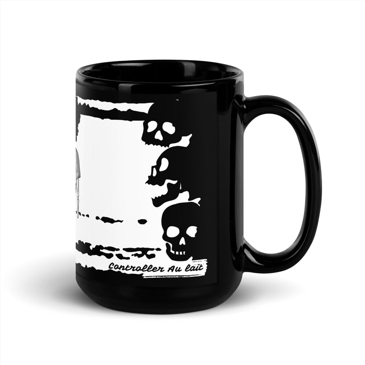 Taza brillante con calavera de ébano